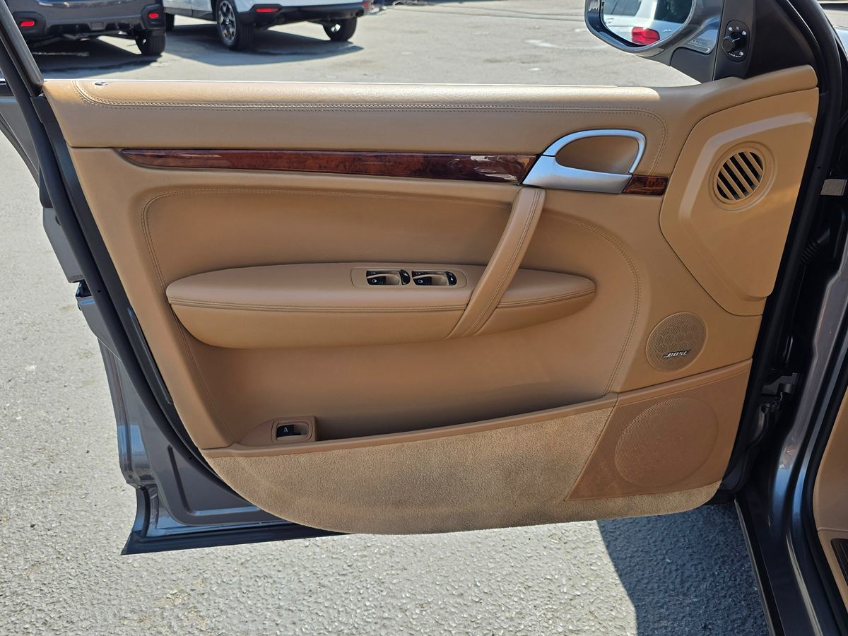 2008 Porsche Cayenne Turbo photo 28
