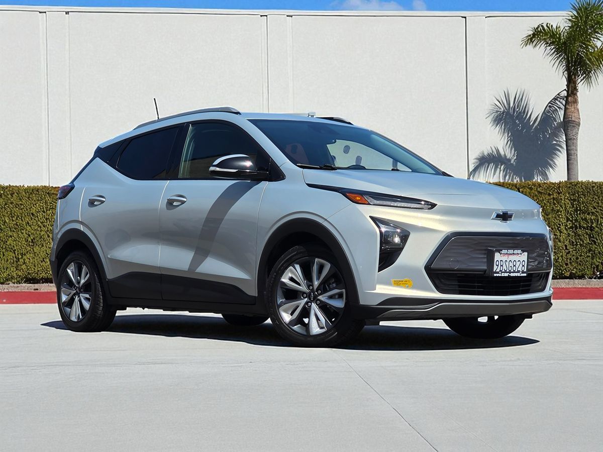2022 Chevrolet Bolt EUV photo 2