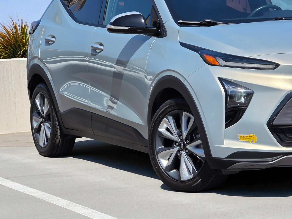2022 Chevrolet Bolt EUV photo 3