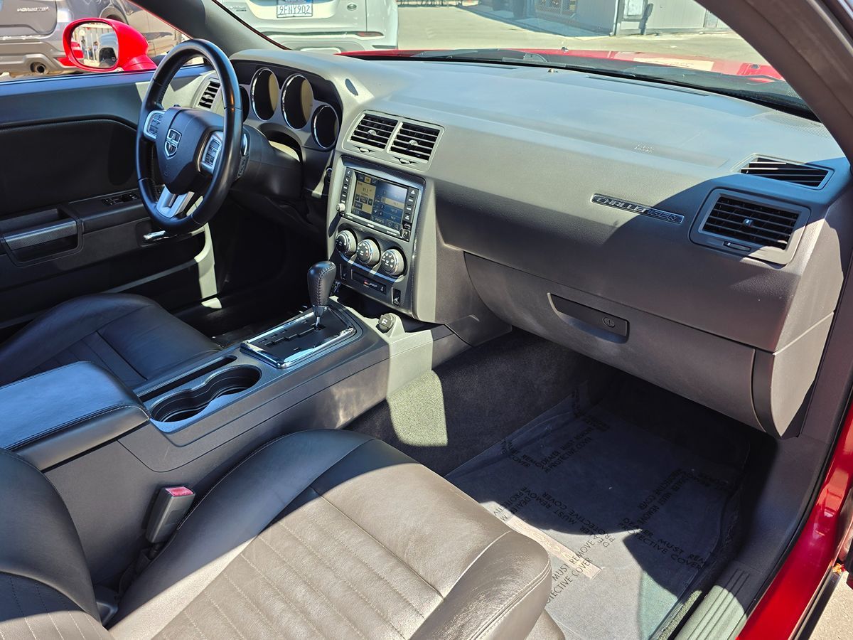 2012 Dodge Challenger R/T Plus photo 2