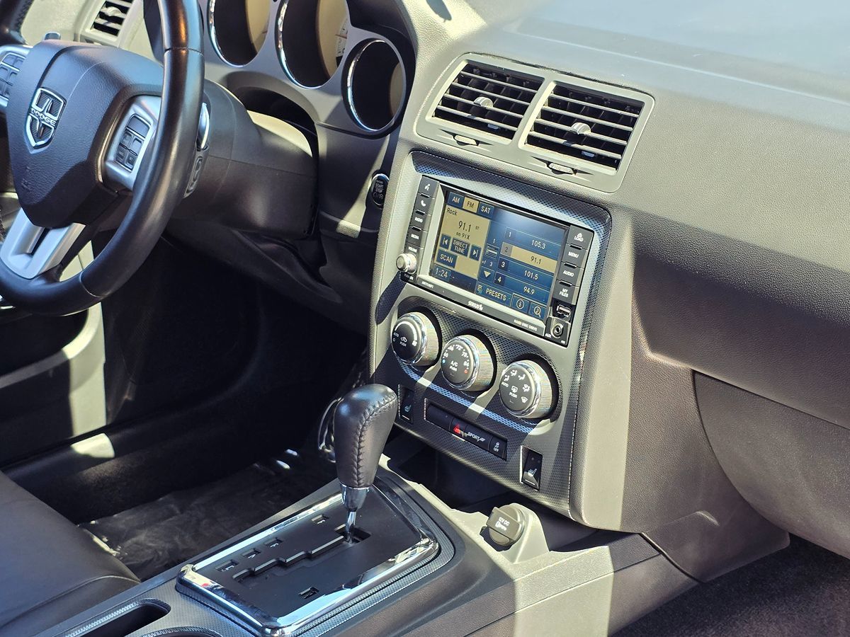 2012 Dodge Challenger R/T Plus photo 3