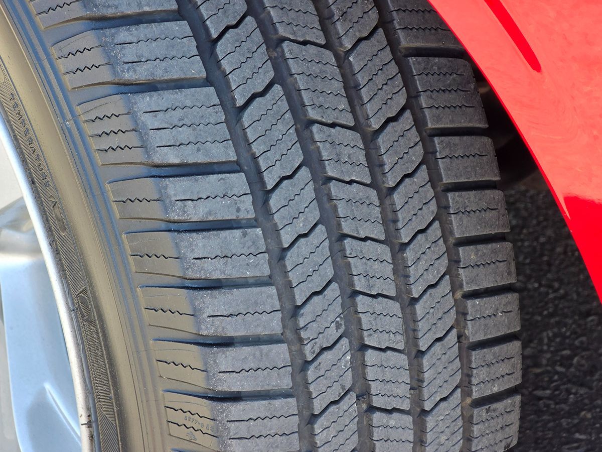 2012 Dodge Challenger R/T Plus photo 8