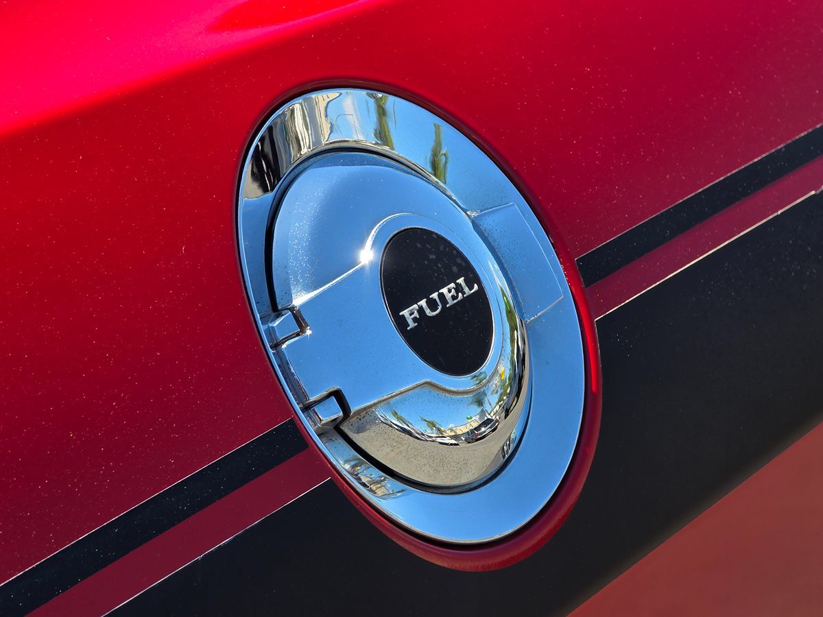 2012 Dodge Challenger R/T Plus photo 9