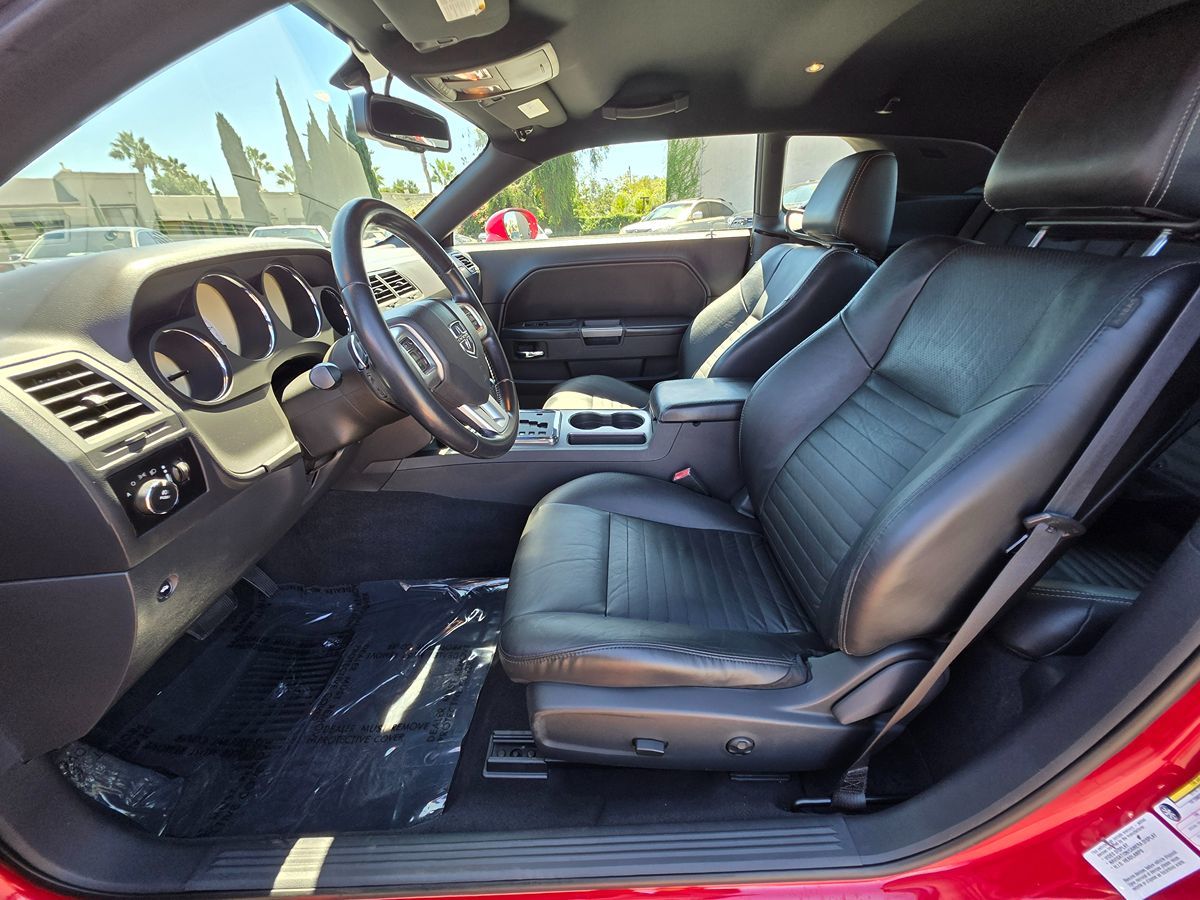 2012 Dodge Challenger R/T Plus photo 11
