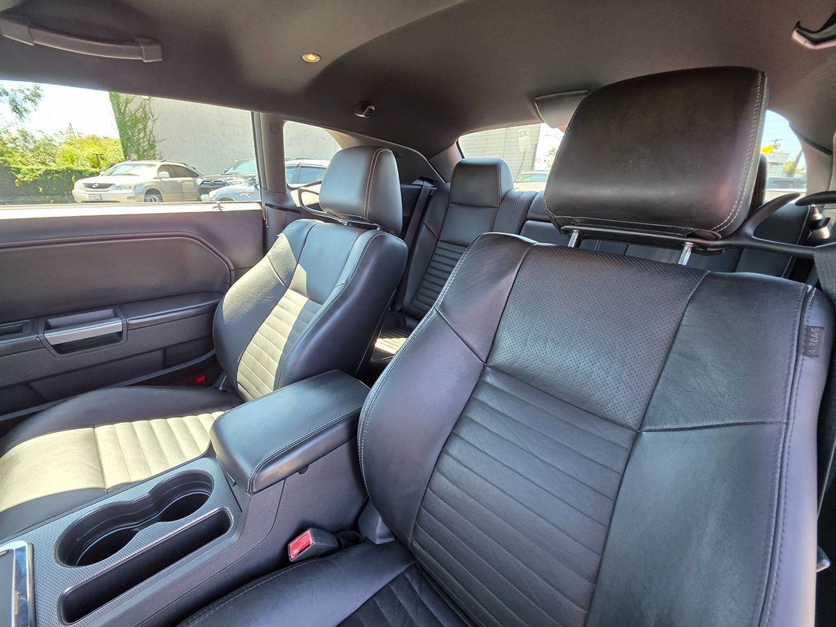 2012 Dodge Challenger R/T Plus photo 12