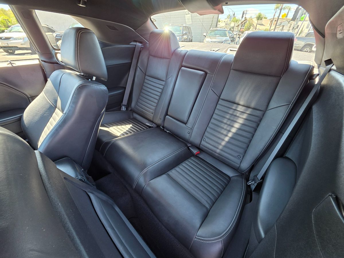 2012 Dodge Challenger R/T Plus photo 13
