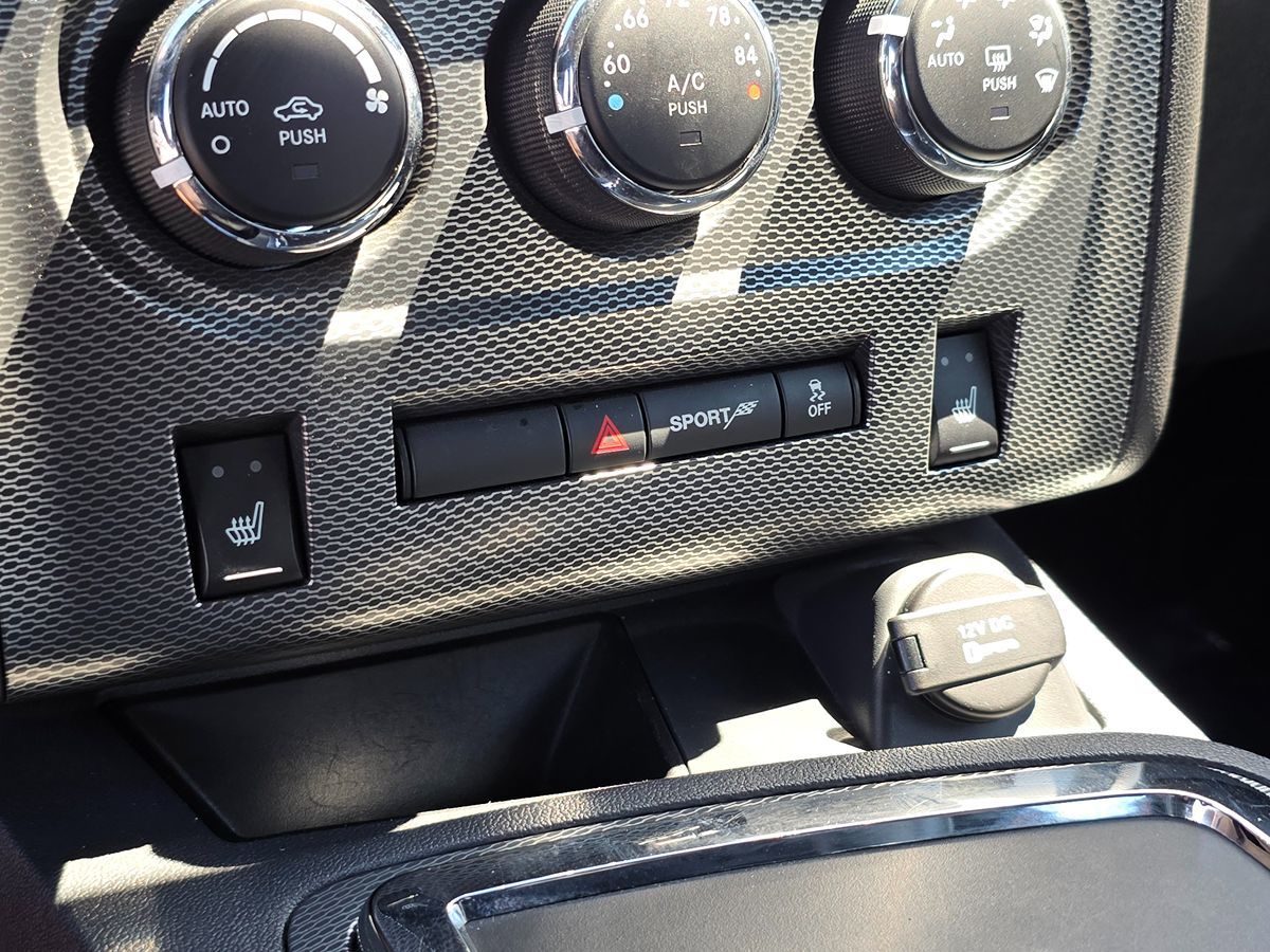 2012 Dodge Challenger R/T Plus photo 22