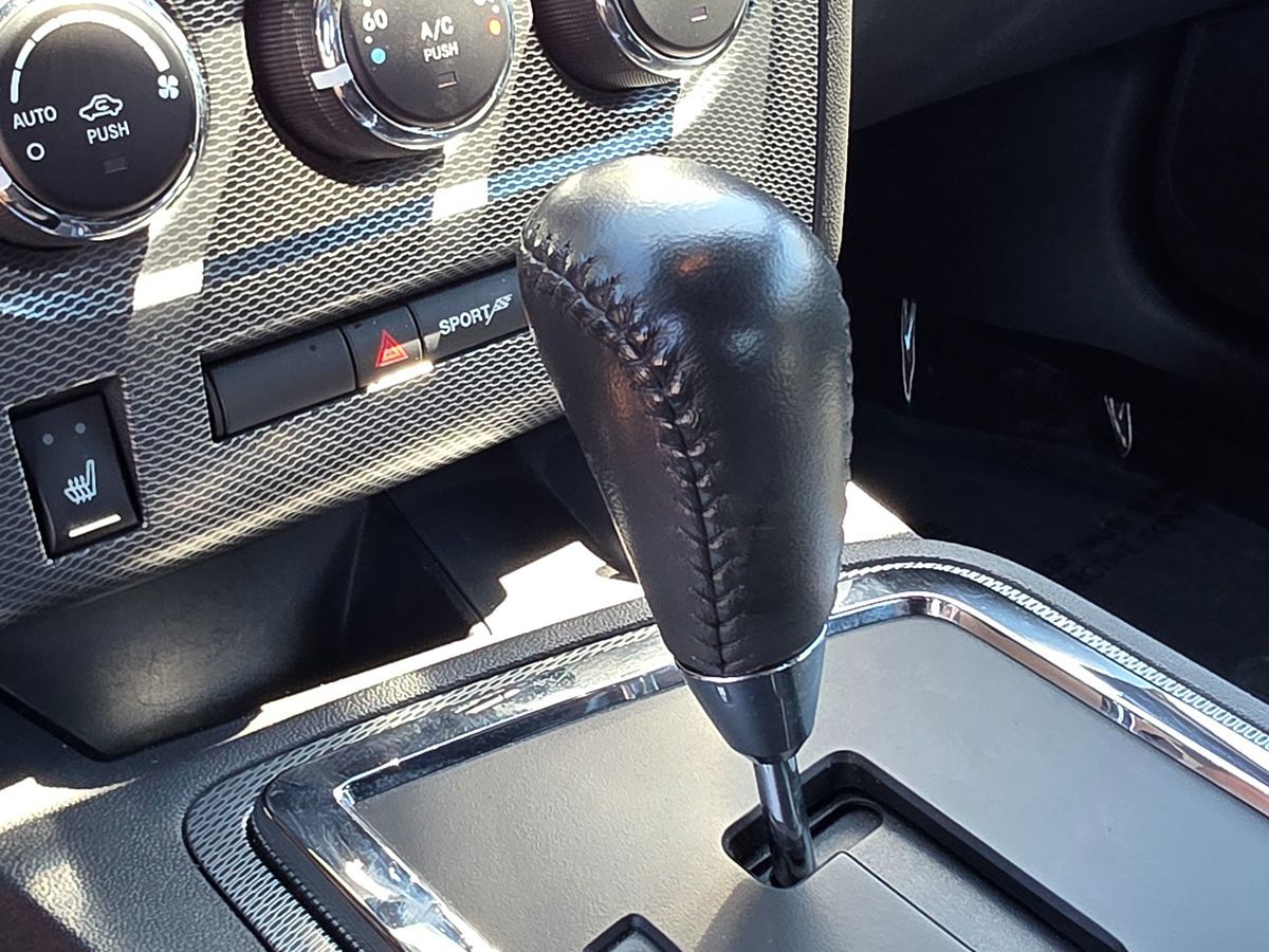 2012 Dodge Challenger R/T Plus photo 23