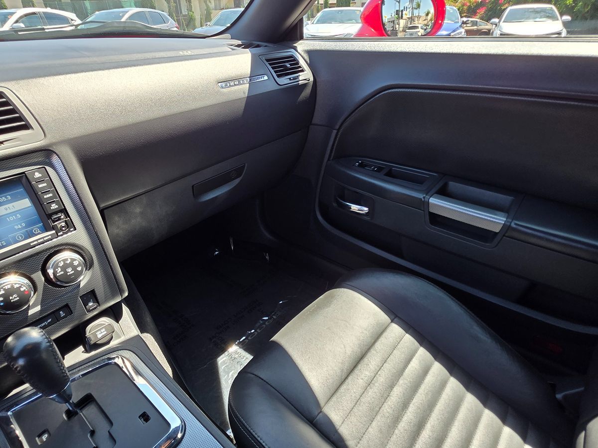 2012 Dodge Challenger R/T Plus photo 26