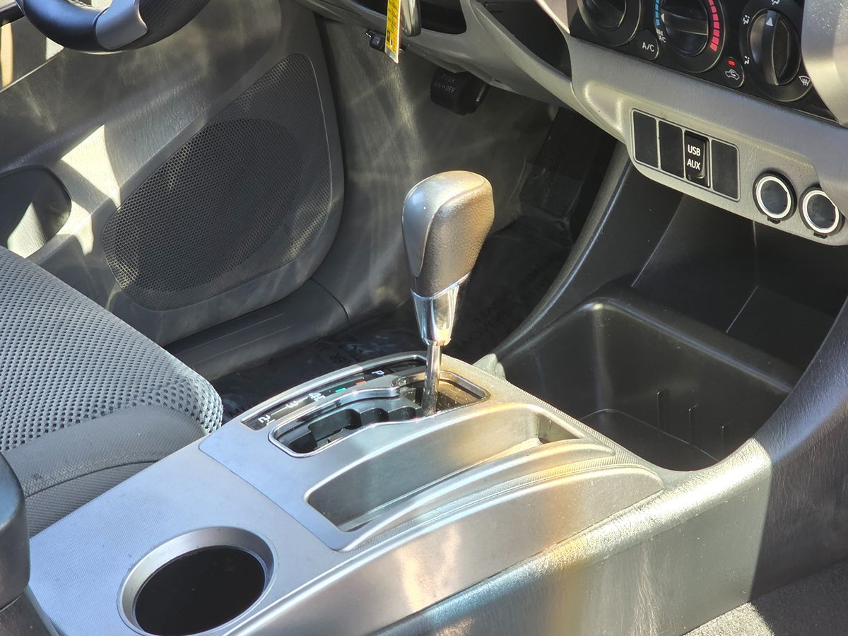 2014 Toyota Tacoma PreRunner TRD Off-Road photo 4