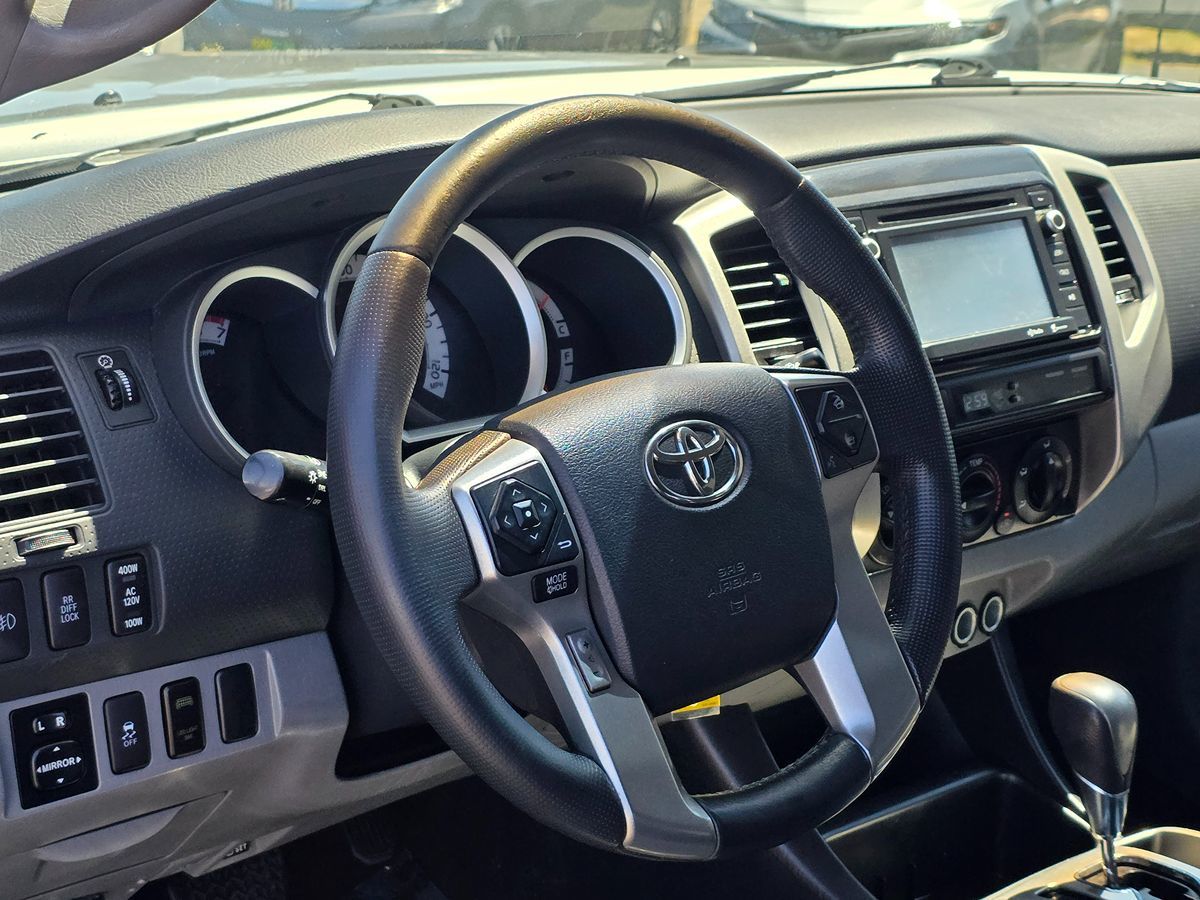 2014 Toyota Tacoma PreRunner TRD Off-Road photo 13