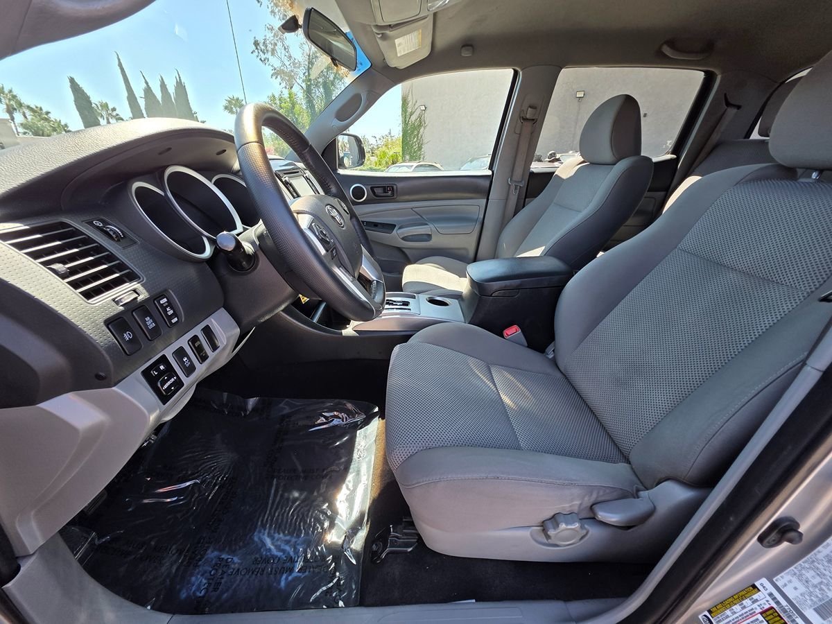 2014 Toyota Tacoma PreRunner TRD Off-Road photo 14