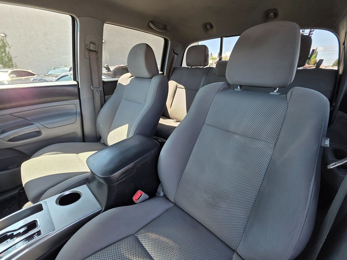 2014 Toyota Tacoma PreRunner TRD Off-Road photo 15