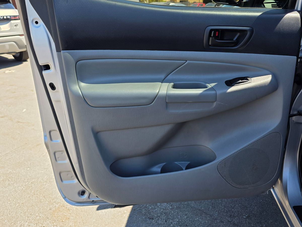 2014 Toyota Tacoma PreRunner TRD Off-Road photo 19