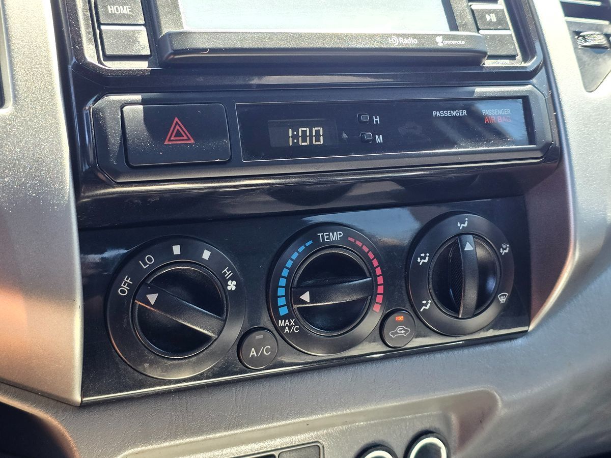 2014 Toyota Tacoma PreRunner TRD Off-Road photo 28