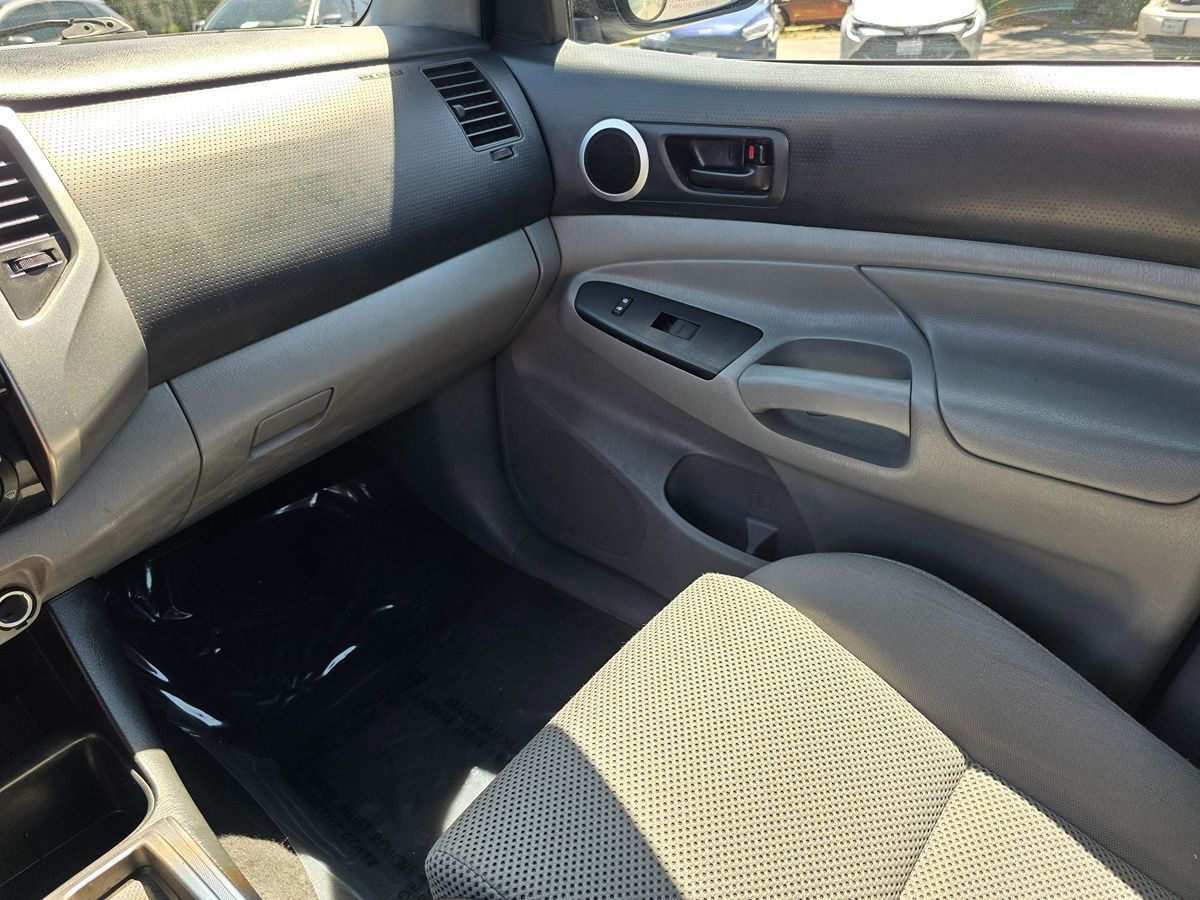 2014 Toyota Tacoma PreRunner TRD Off-Road photo 33
