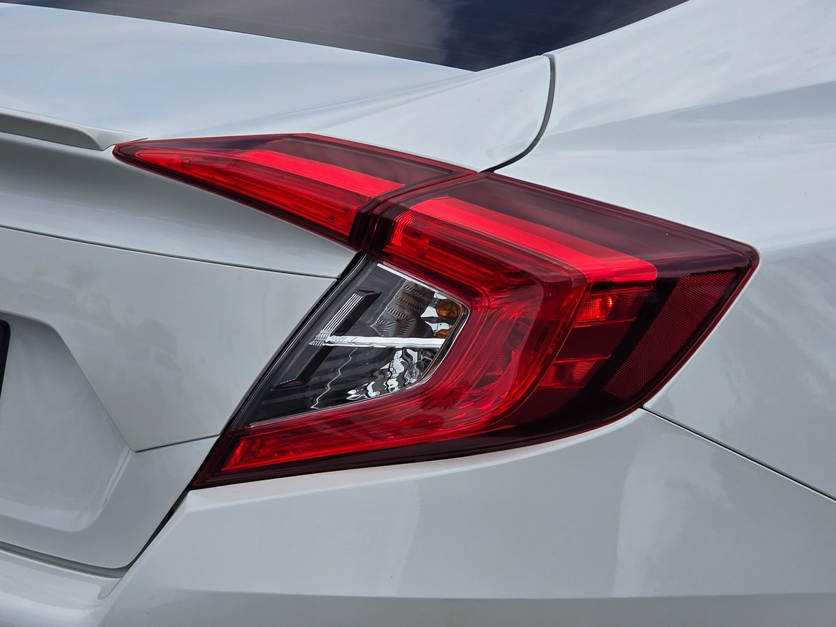 2018 Honda Civic EX-T photo 2