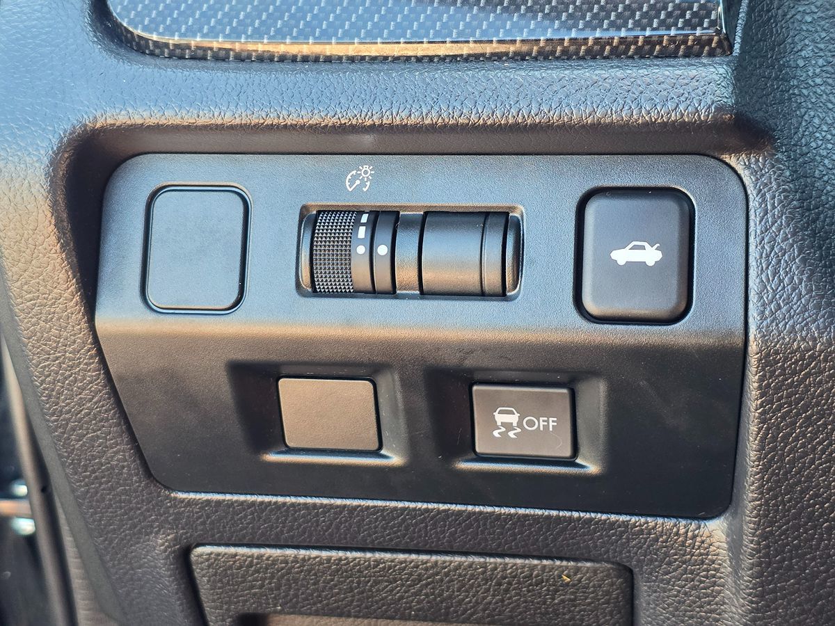 2017 Subaru WRX photo 32
