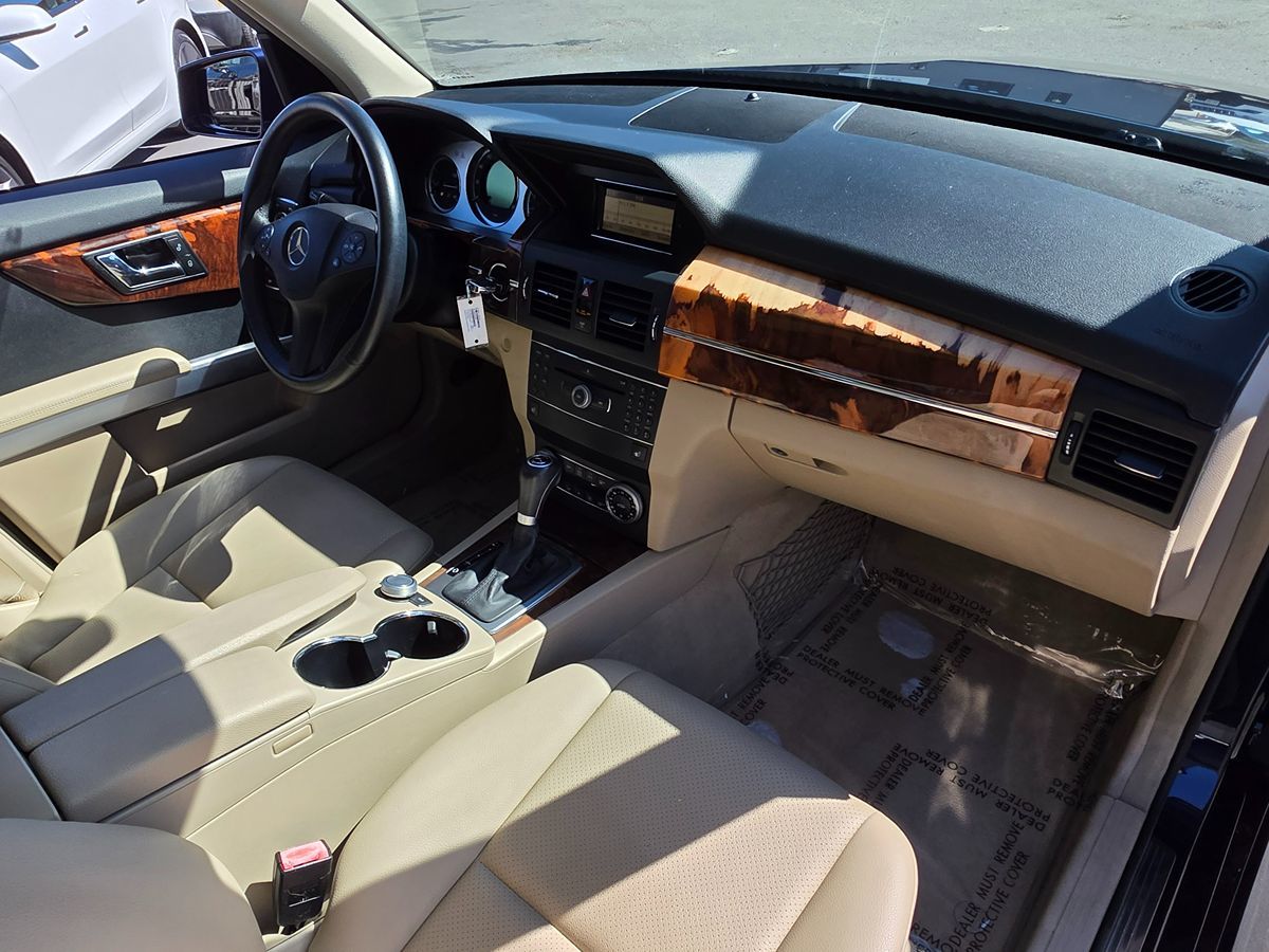 2010 Mercedes Benz GLK 350 photo 2