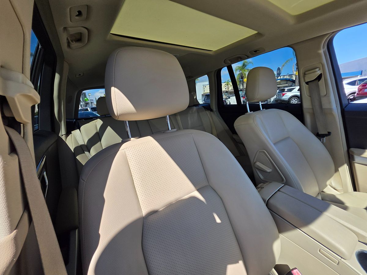 2010 Mercedes Benz GLK 350 photo 4