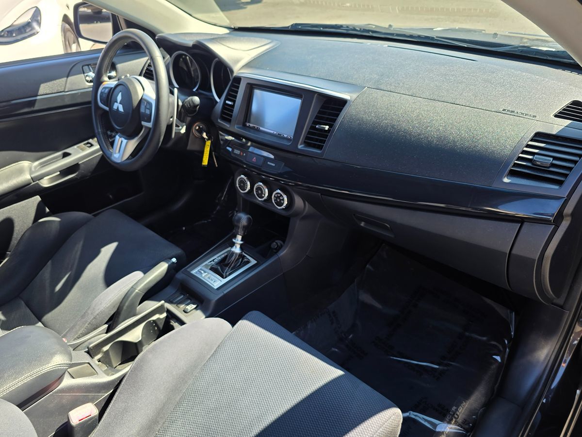 2014 Mitsubishi Lancer Evolution MR photo 2