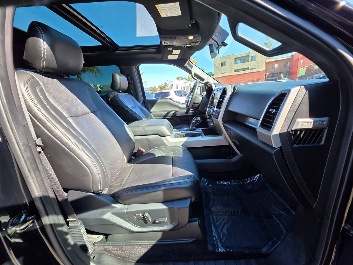 2017 Ford F-150 Lariat photo 2