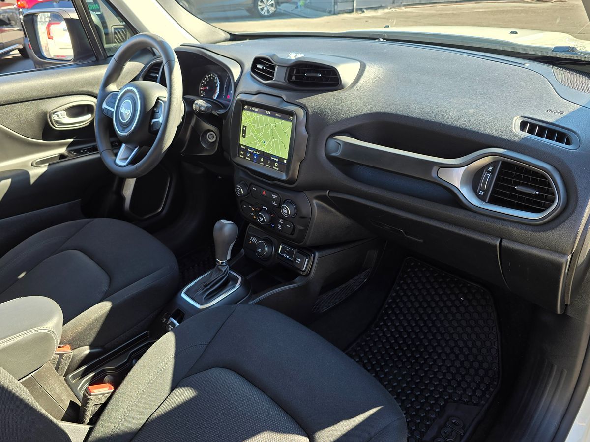 2023 Jeep Renegade Latitude Upland photo 2