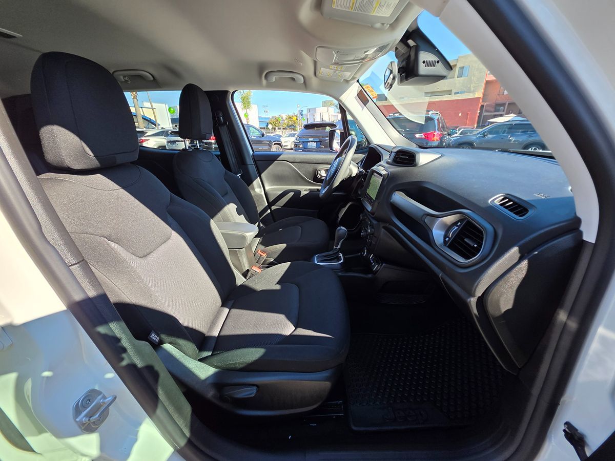 2023 Jeep Renegade Latitude Upland photo 3