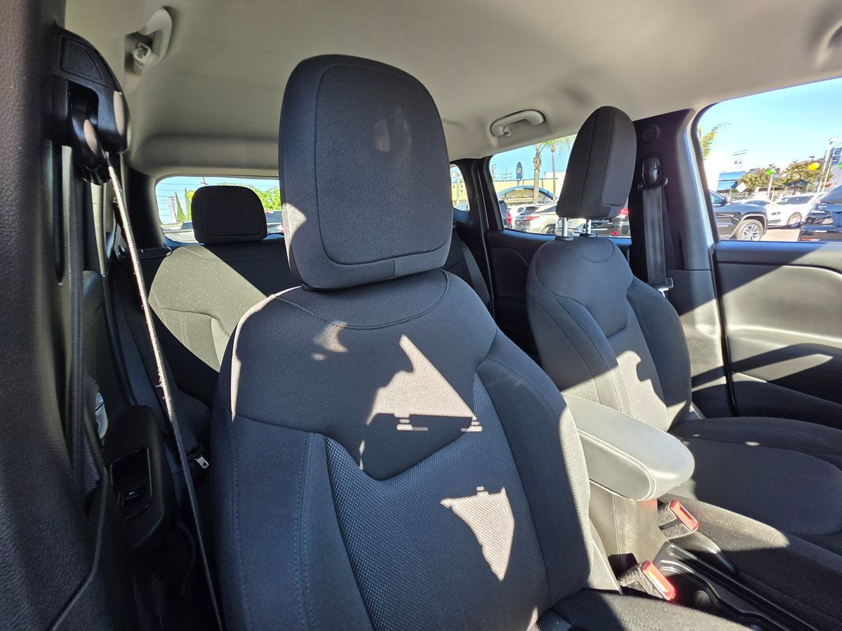 2023 Jeep Renegade Latitude Upland photo 4