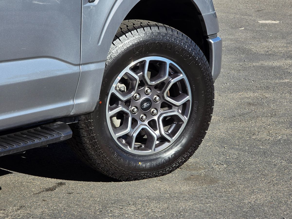 2021 Ford F-150 XL photo 2