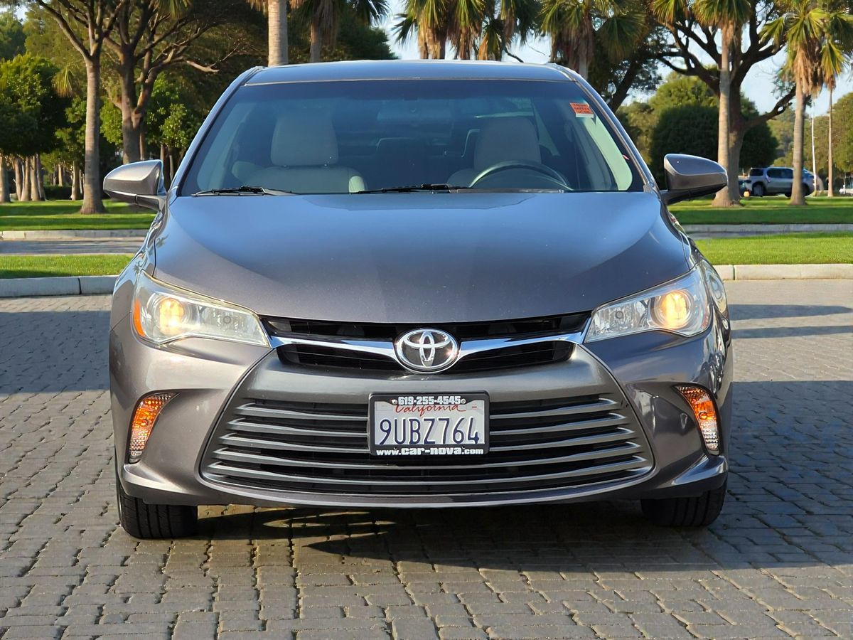 2017 Toyota Camry LE photo 4