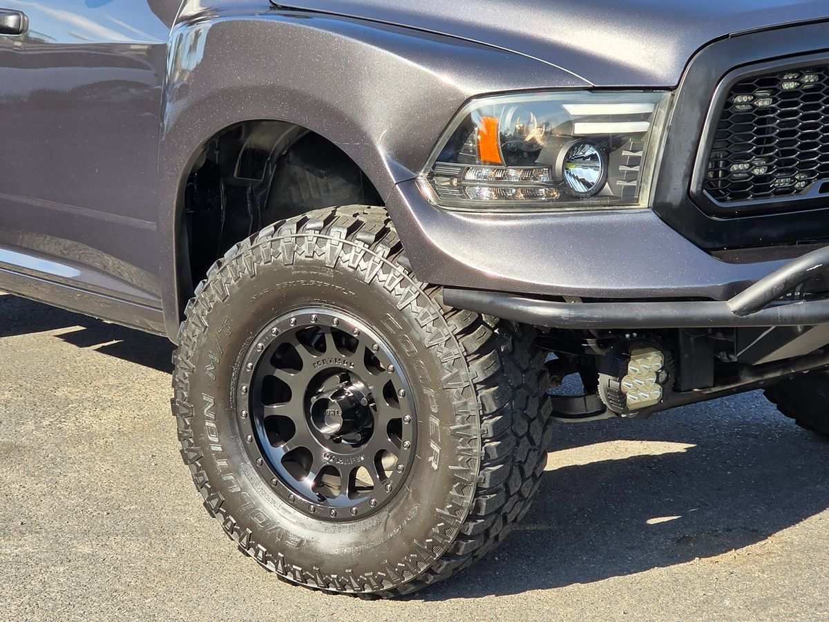 2017 Ram 1500 Laramie photo 3