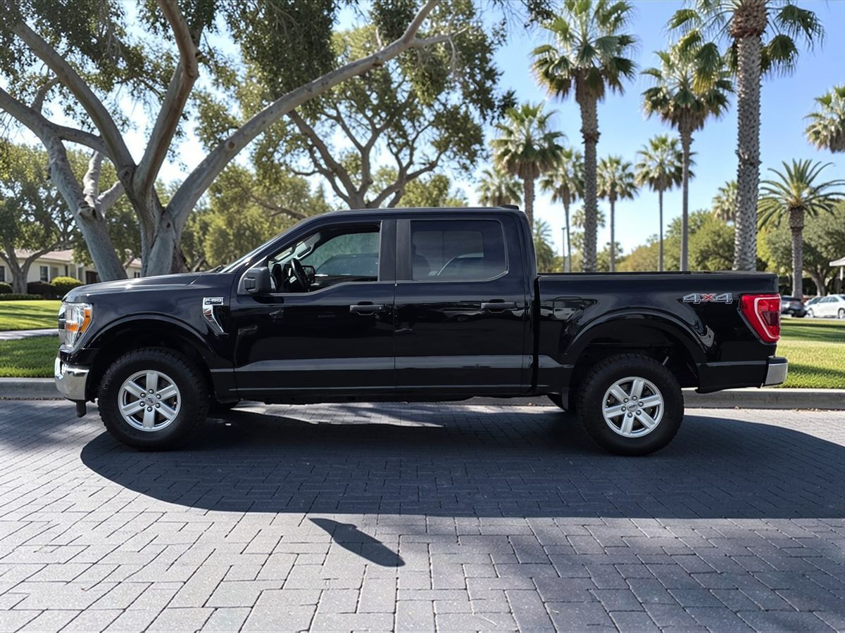 View vehicle photo 5