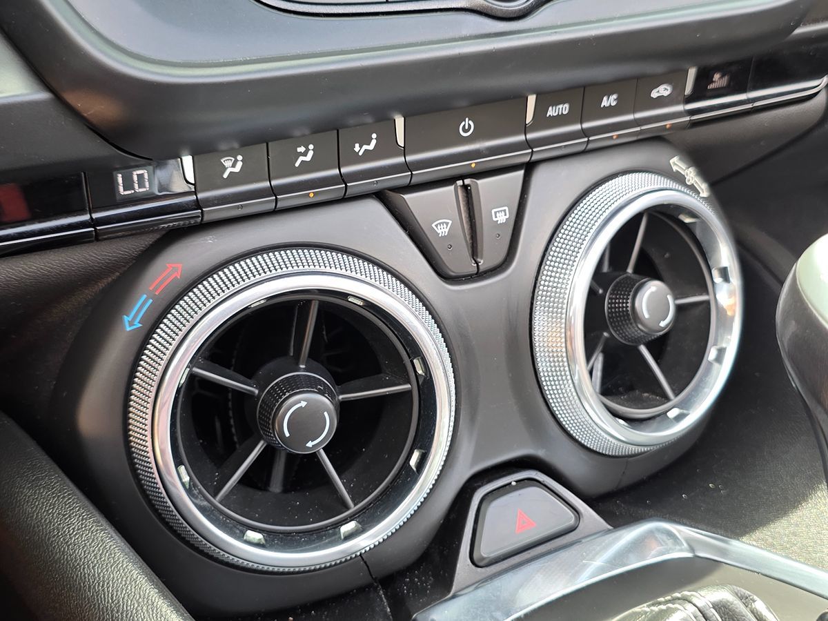 2020 Chevrolet Camaro 1LT - Photo 34