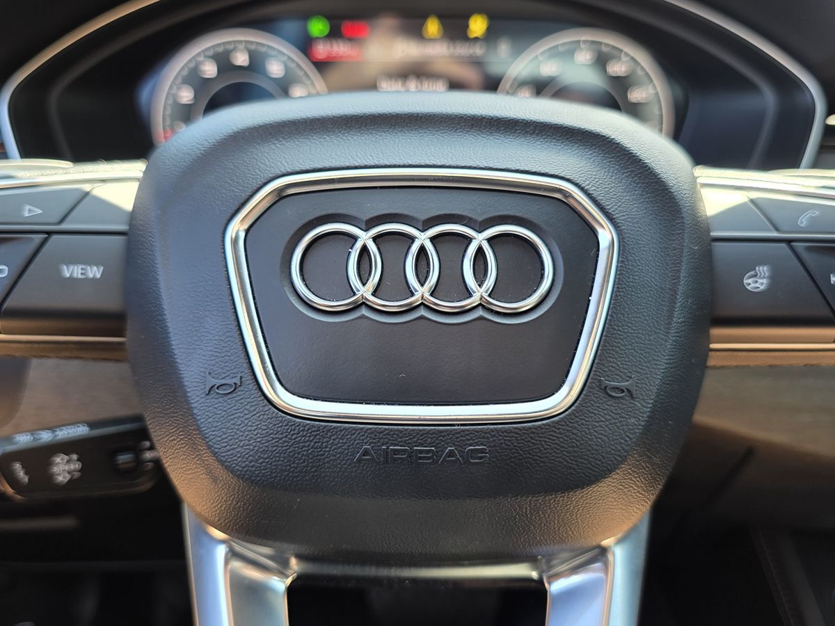 Audi A4 photo 30