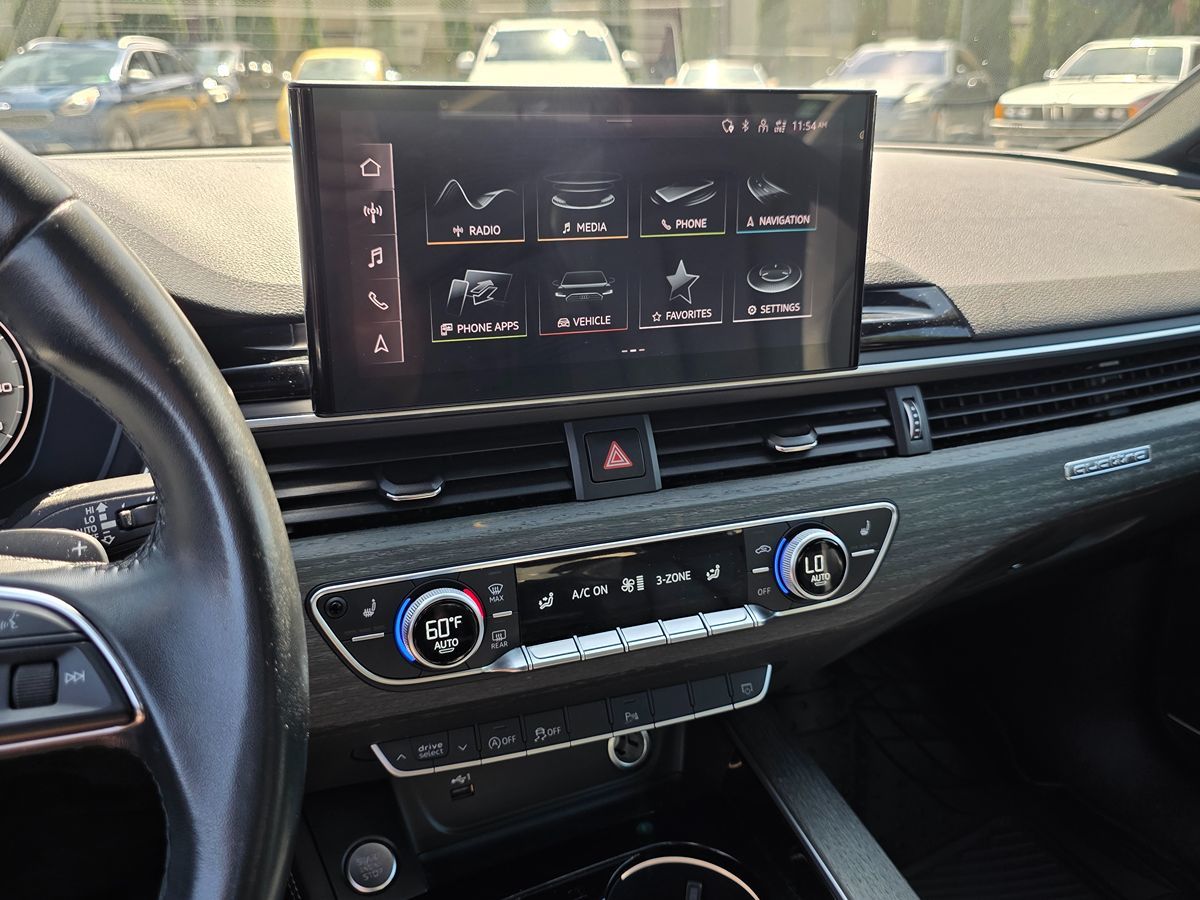 Audi A4 photo 32