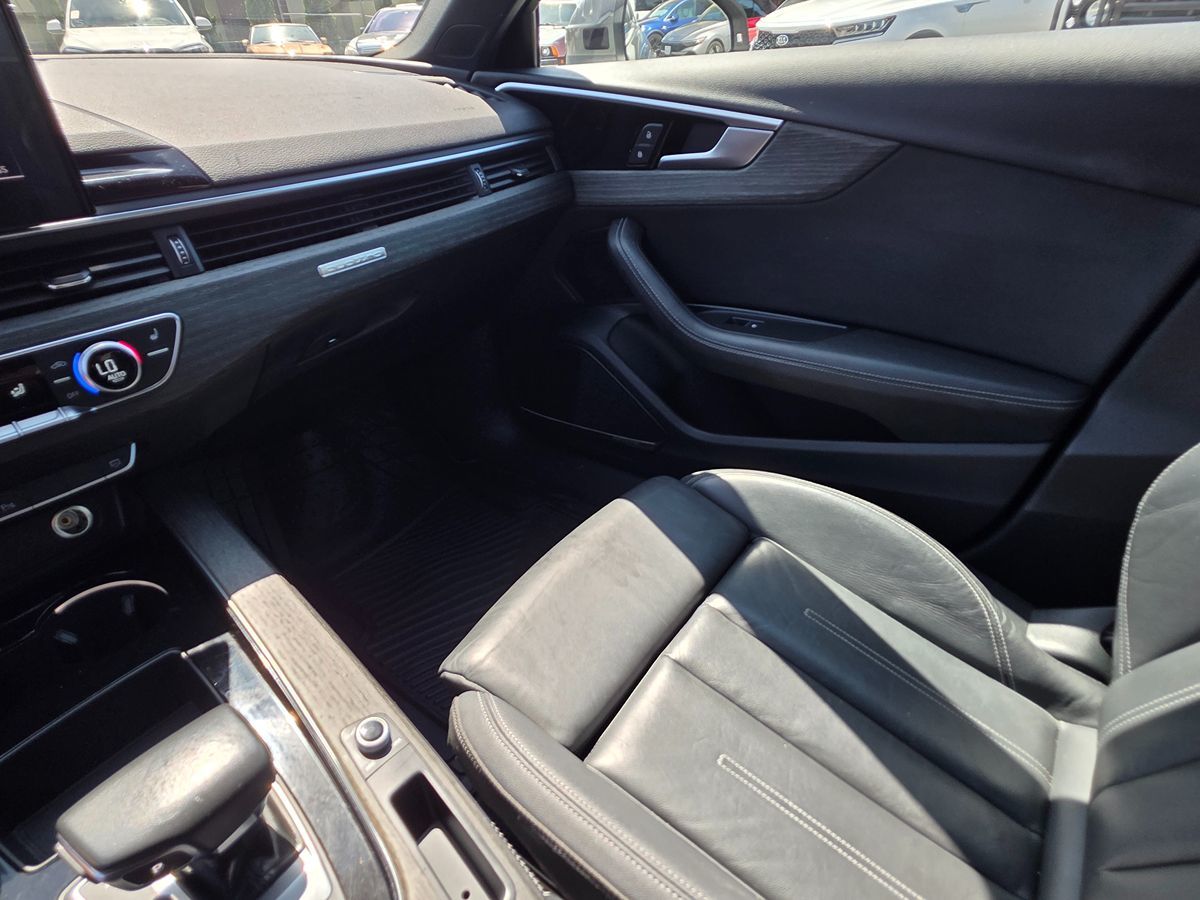 Audi A4 photo 34