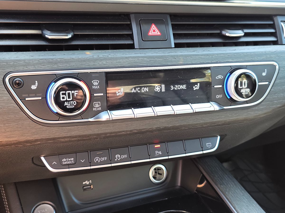 Audi A4 photo 38