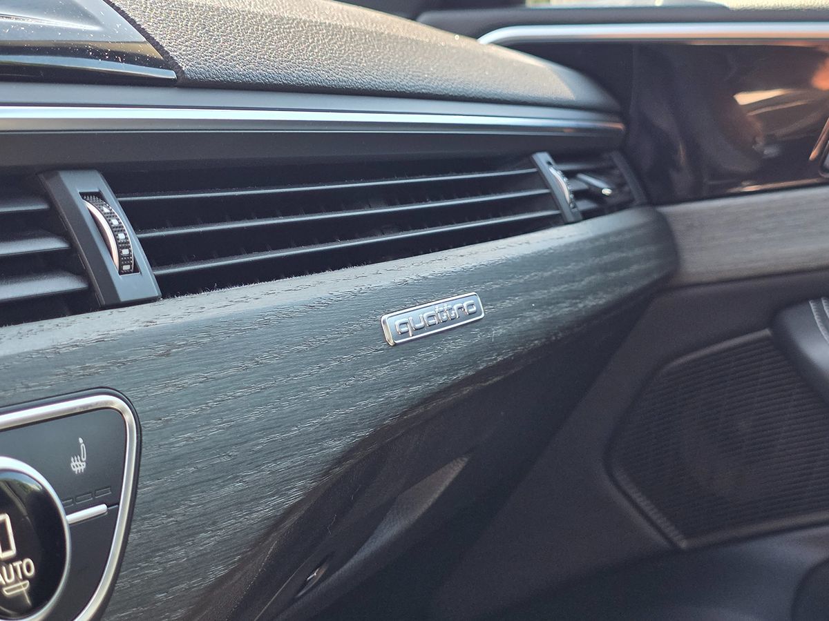 Audi A4 photo 48