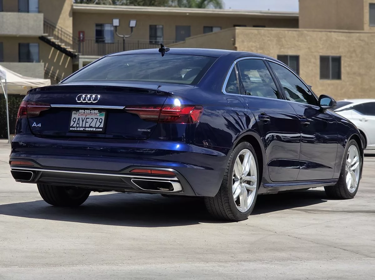 2022 Audi A4 Sedan S line Premium Plus - Carnova Inc. photo 9