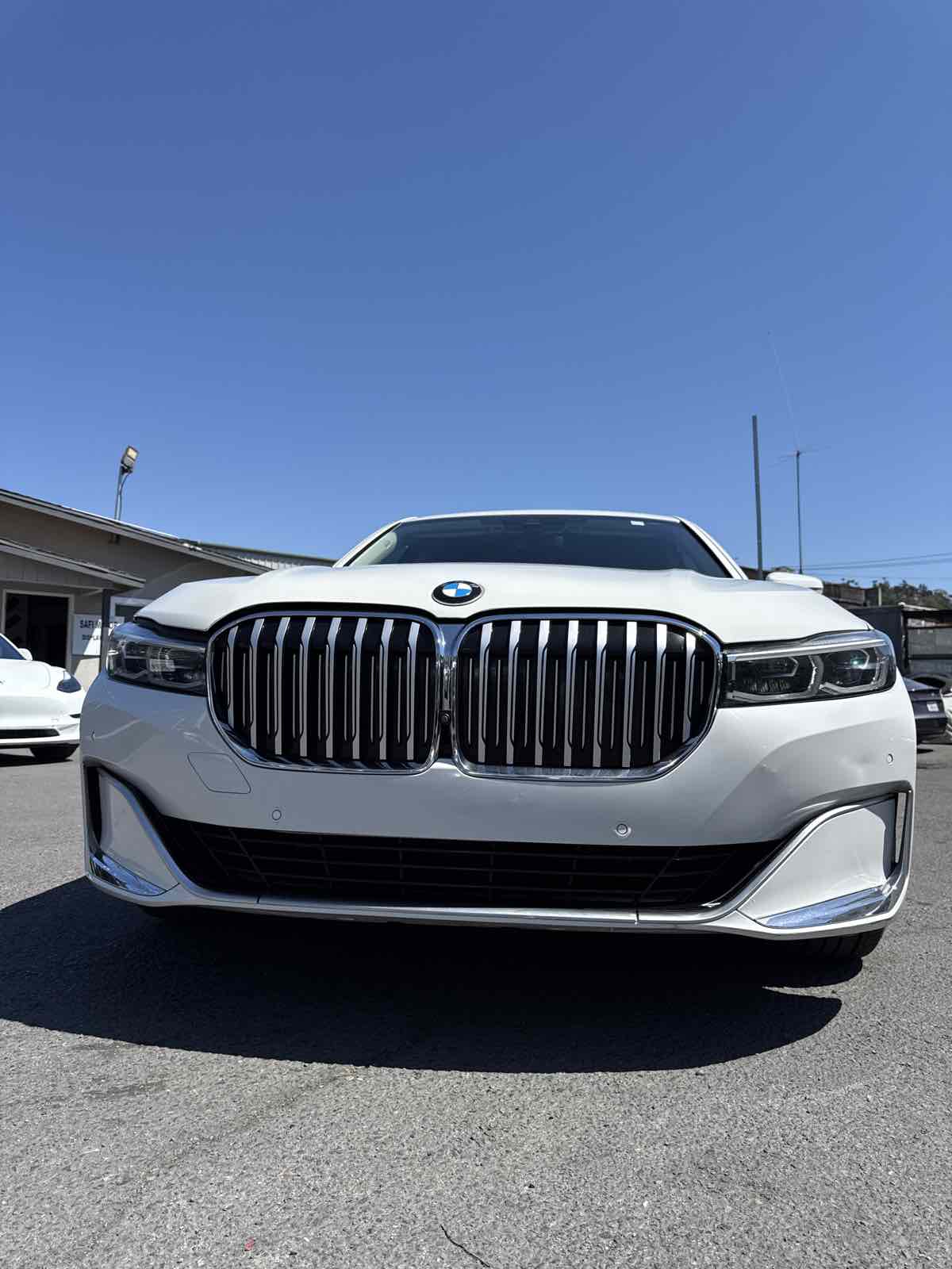 2021 BMW 7 Series 740i - Photo 2