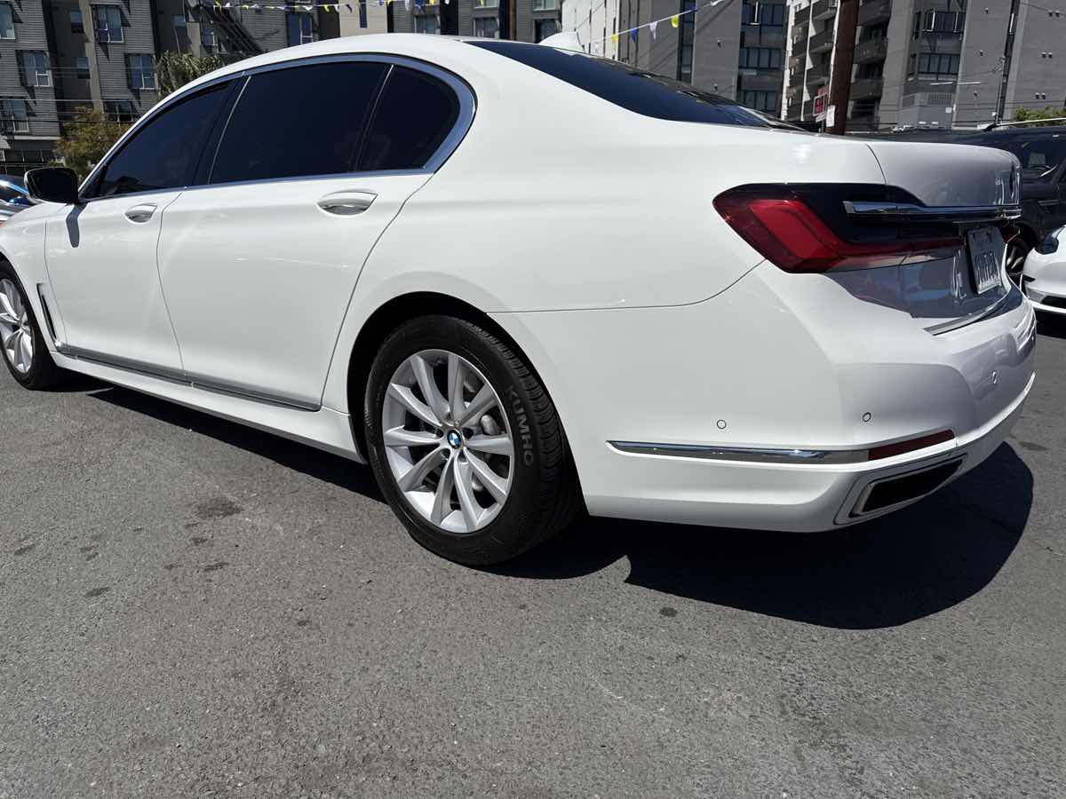 2021 BMW 7 Series 740i - Photo 6