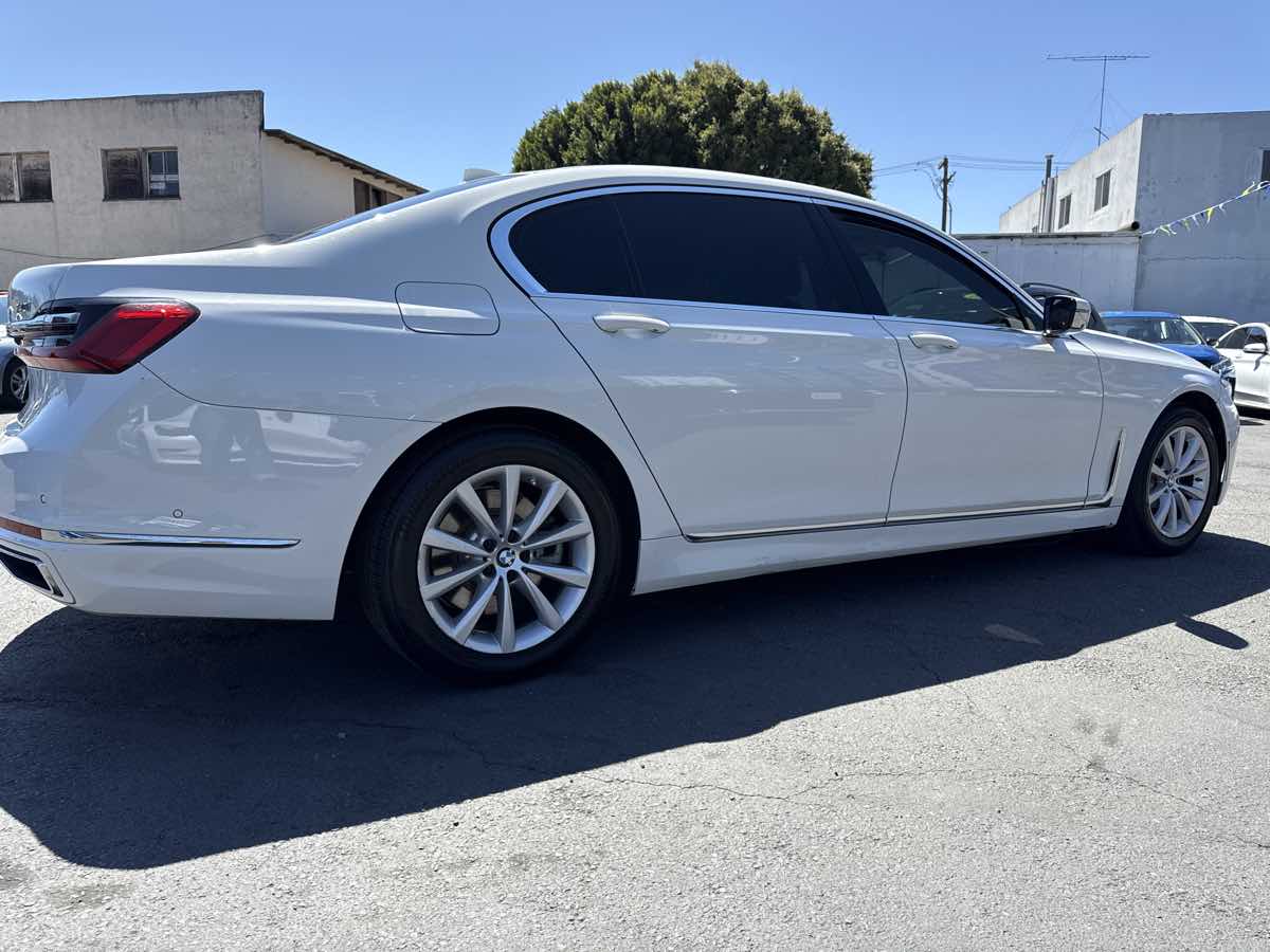 2021 BMW 7 Series 740i - Photo 24