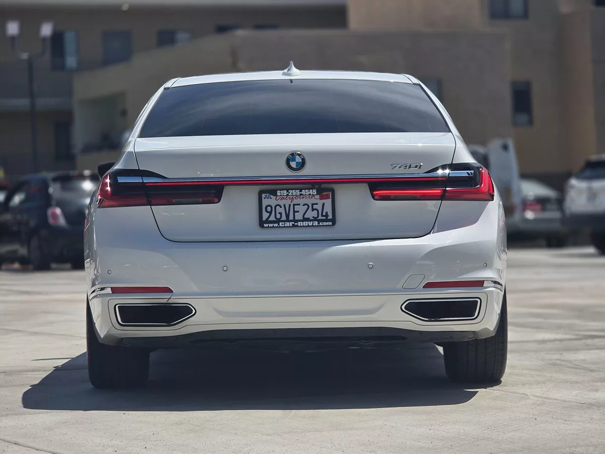 2021 BMW 7 Series 740i - Carnova Inc. photo 8