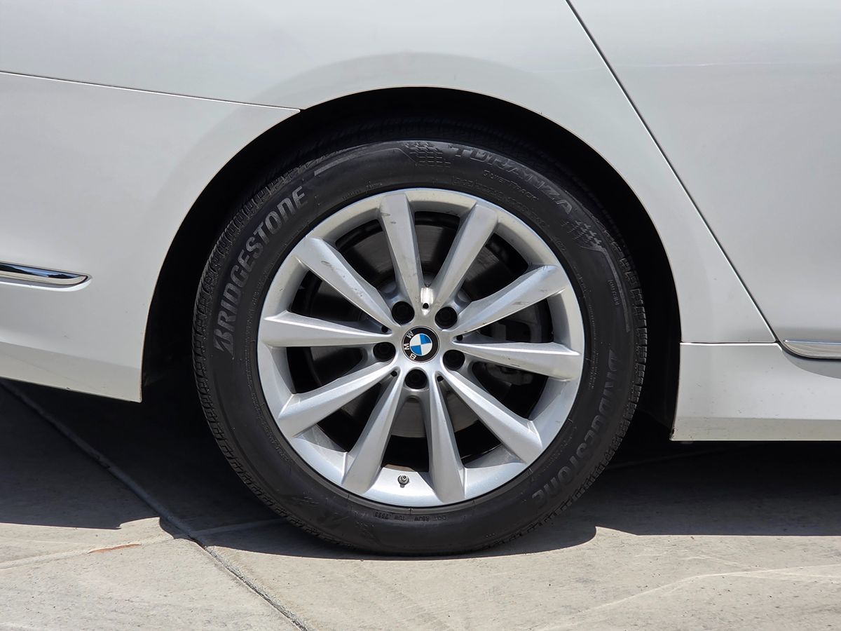 2021 BMW 7 Series 740i - Photo 9