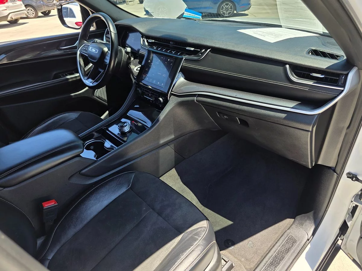 2021 Jeep Grand Cherokee L Altitude - Carnova Inc. photo 10