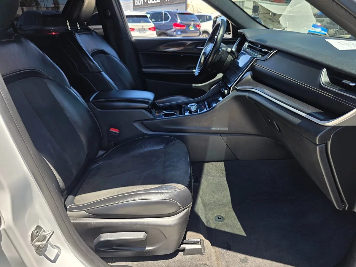 2021 Jeep Grand Cherokee L Altitude - Carnova Inc. photo 11