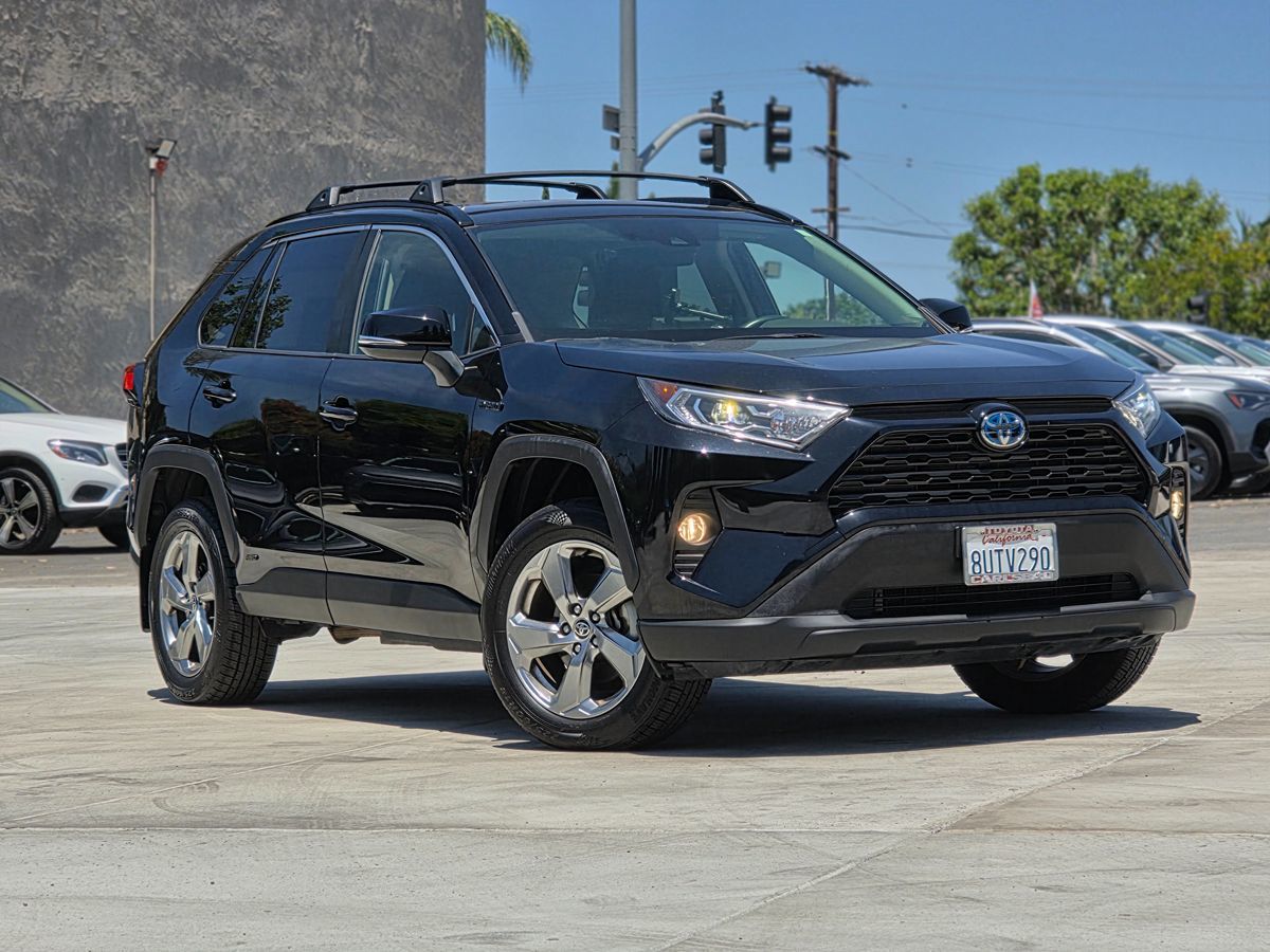 Toyota RAV4 photo 2