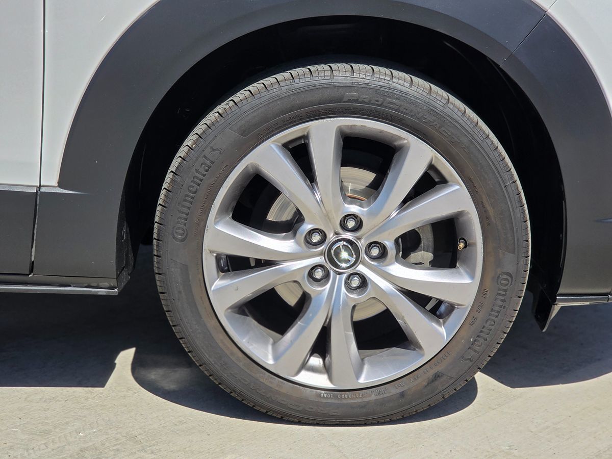 Mazda CX-30 photo 11