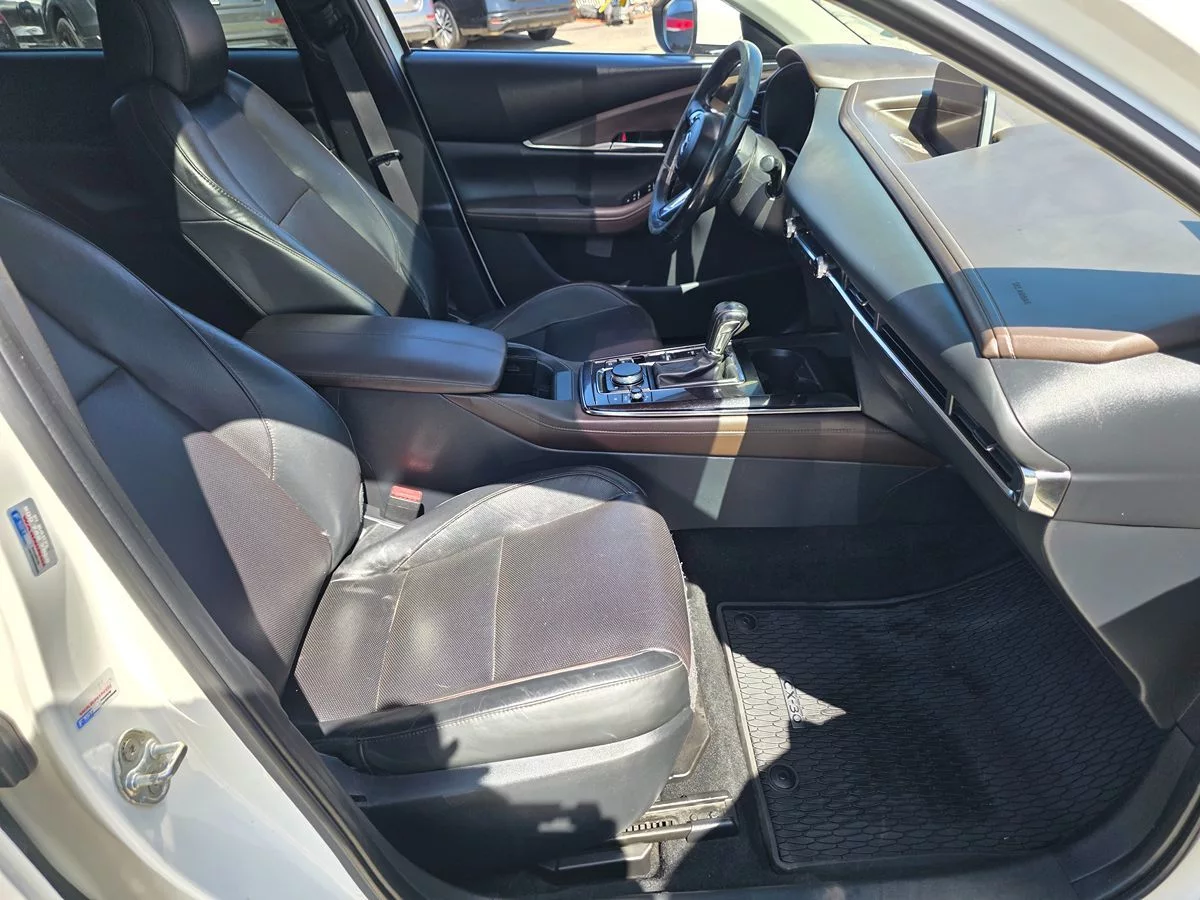 2021 Mazda CX-30 Premium - Carnova Inc. photo 14